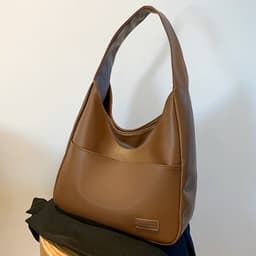 image-Women's Fashion Simple Large Capacity Retro Shoulder Bag