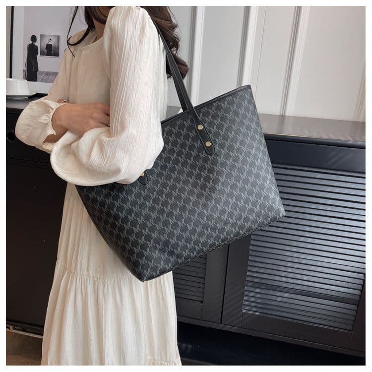 image-Simple Casual Commuting Tote Bag Fashion High Capacity Shoulder Bag Handbag