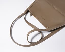 image-Sentong Qin Bucket First Layer Cowhide Tote Women's Large Capacity Shoulder Bag