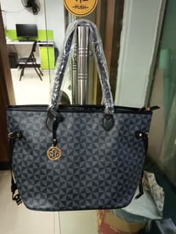 image-European And American Fashion Embroidered Chain Single Shoulder Crossbody Mother Bag