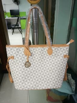 image-European And American Fashion Embroidered Chain Single Shoulder Crossbody Mother Bag