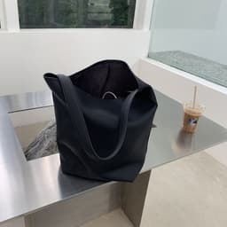 image-Fashionable And Minimalist Large Capacity Single Shoulder Mother Bag