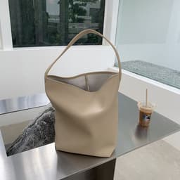 image-Fashionable And Minimalist Large Capacity Single Shoulder Mother Bag
