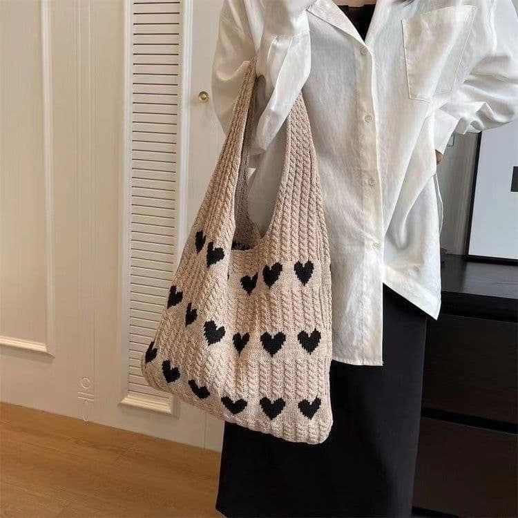 image-Fashion Large Capacity Heart-shaped Knitted Woven Shoulder Bag