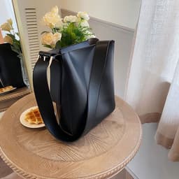 image-Retro Crossbody Korean Versatile One-shoulder Brown Messenger Bag