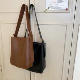 image-Retro Crossbody Korean Versatile One-shoulder Brown Messenger Bag