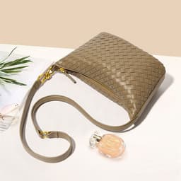 image-Hand-woven Bag Fashion One Shoulder Crossbody