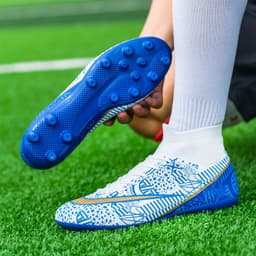 image-Soccer Shoes Men's Broken Nails Training Shoes Game Sneakers
