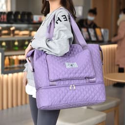 image-Foldable Travel Duffle Bag With Rhombus Sewing Design Large Capacity Fitness Handbag Portable Versatile Shoulder Bags Expandable Organizer