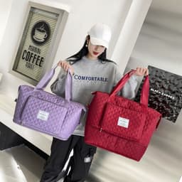 image-Foldable Travel Duffle Bag With Rhombus Sewing Design Large Capacity Fitness Handbag Portable Versatile Shoulder Bags Expandable Organizer