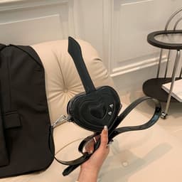 image-Women's Fashion Creative Heart Crossbody Bag