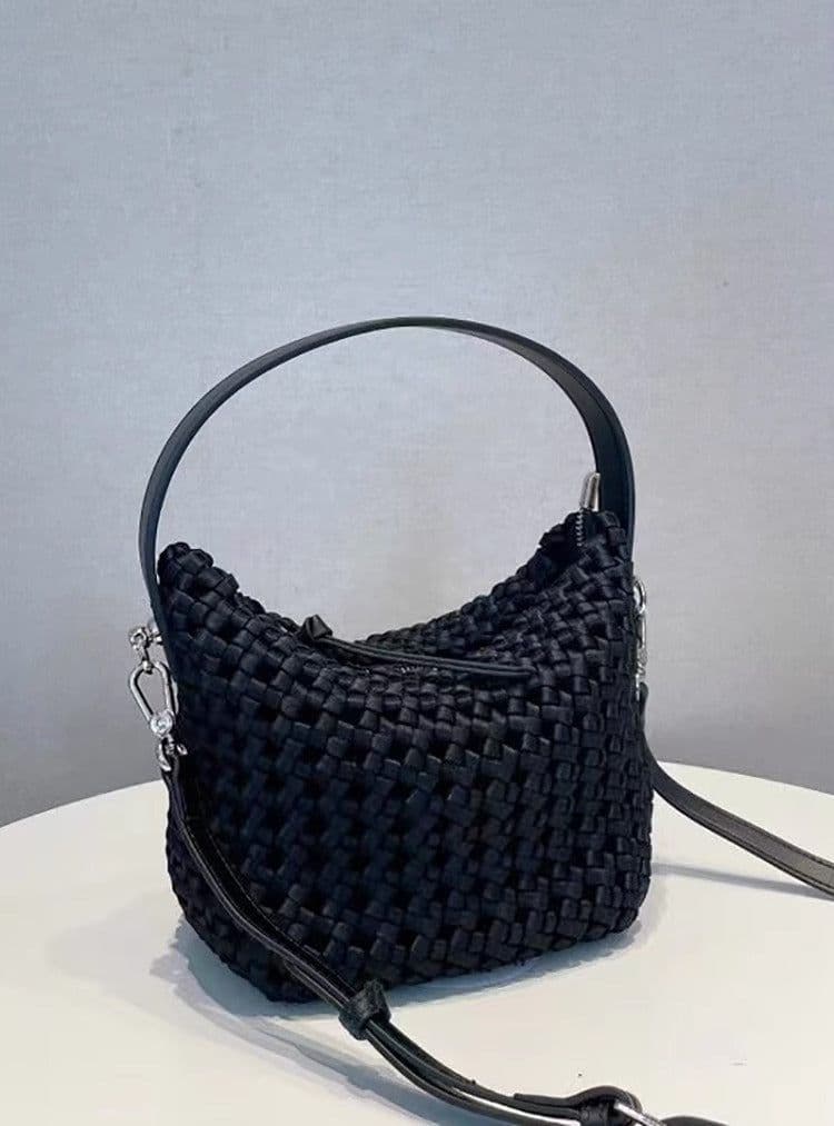 image-Nylon Hand-woven Lunch Box Handbag All-match Underarm Shoulder Messenger Bag