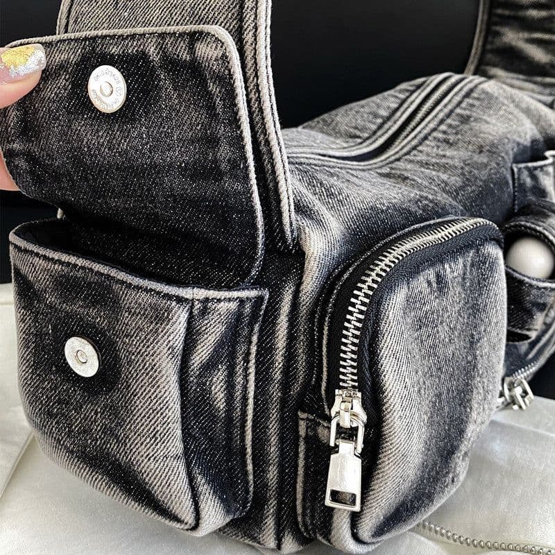 image-Niche Locomotive Style Multi-pocket Retro Denim Shoulder Messenger Bag
