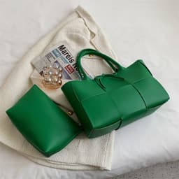 image-Design Large Capacity Shoulder Bag Women's Fashion Weaving