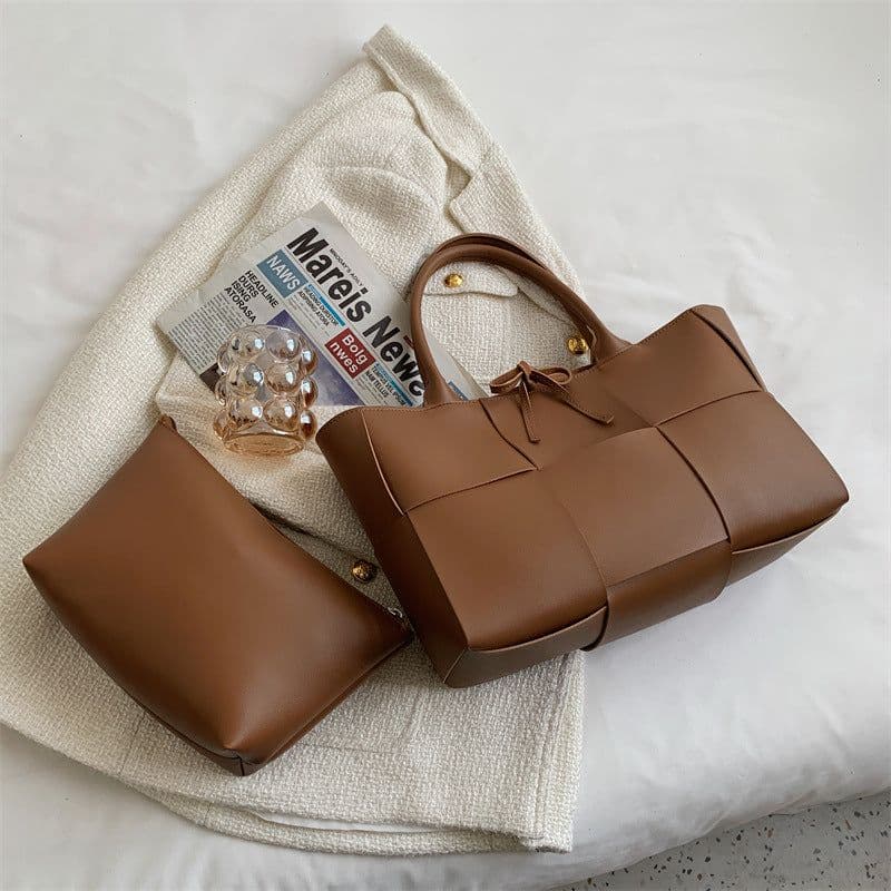 image-Design Large Capacity Shoulder Bag Women's Fashion Weaving