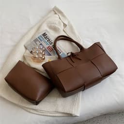 image-Design Large Capacity Shoulder Bag Women's Fashion Weaving