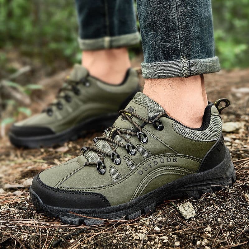 image-Boots Men's Autumn And Winter Outdoor Sneakers Leather Low-top Hiking Shoes Small Wholesale Delivery