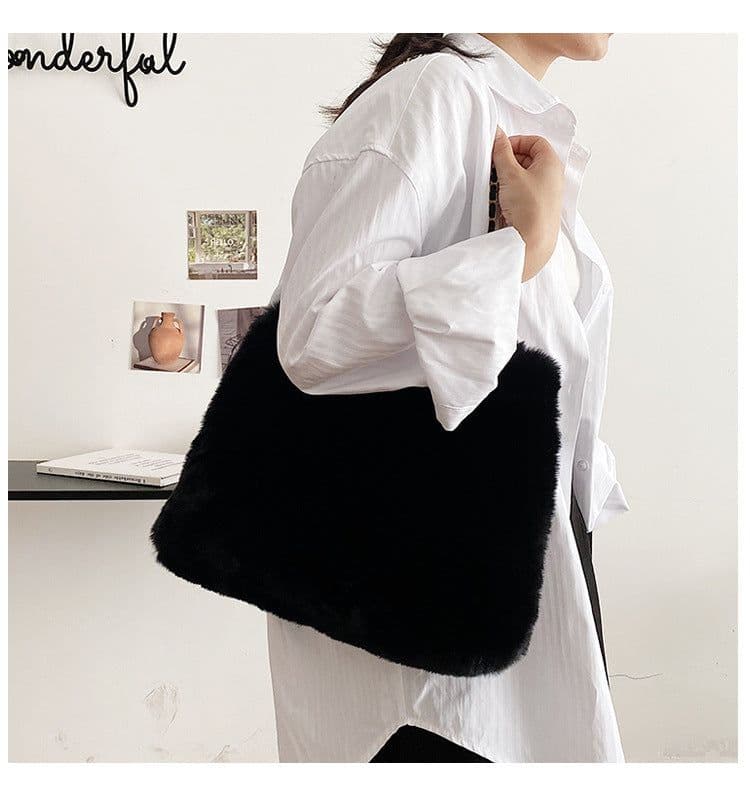 image-Women's Fashion Large Capacity Versatile Chain Crossbody Shoulder Bag