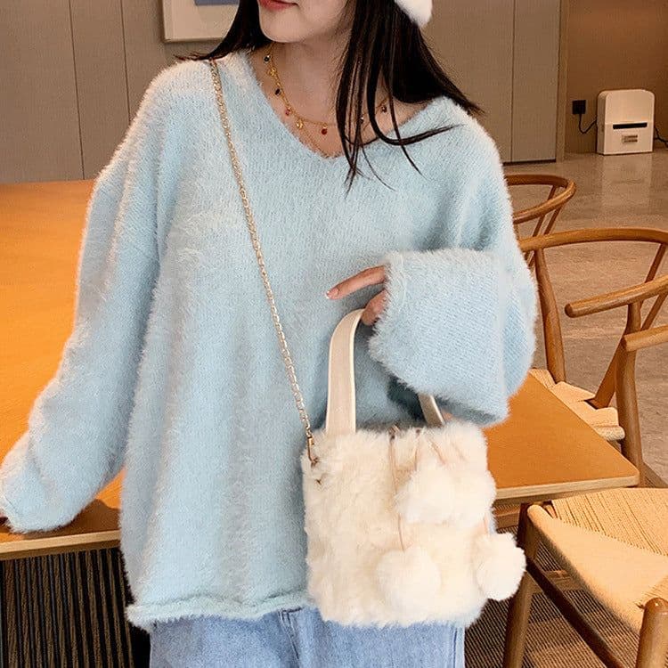 image-Women's Plush Large Capacity Portable Chain Cross Body Bucket Bag