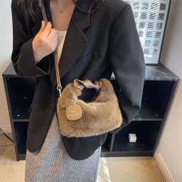image-Women's Fashionable Pleated Plush One-shoulder Crossbody Bag