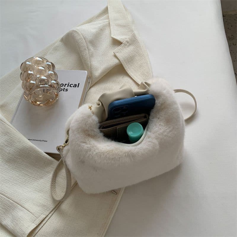 image-Women's Fashionable Pleated Plush One-shoulder Crossbody Bag