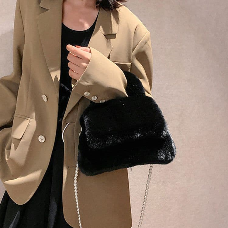 image-Women's Fashion Pearl Chain Plush Hand-carrying Bag