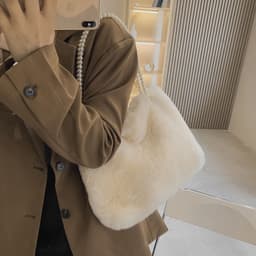 image-Women's Fashion Large Capacity Pearl Plush One-shoulder Crossbody Bag