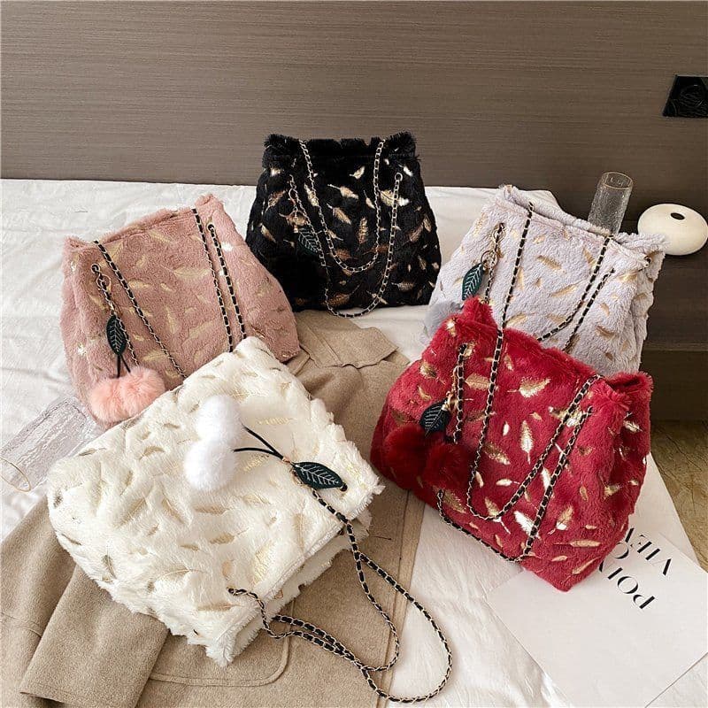 image-Women's Fashion Casual Plush Chain Shoulder Messenger Bag