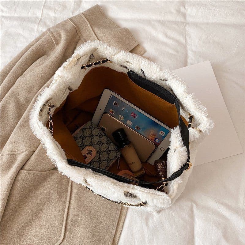 image-Women's Fashion Casual Plush Chain Shoulder Messenger Bag