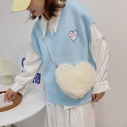image-Women's Cute Fashion Furry Heart-shaped Chain Bag