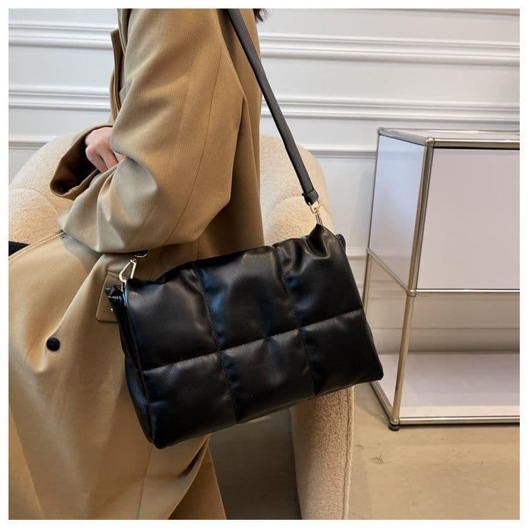 image-Fashion Retro Lingge Embroidery Thread Large Capacity Cotton Suit Bag For Women