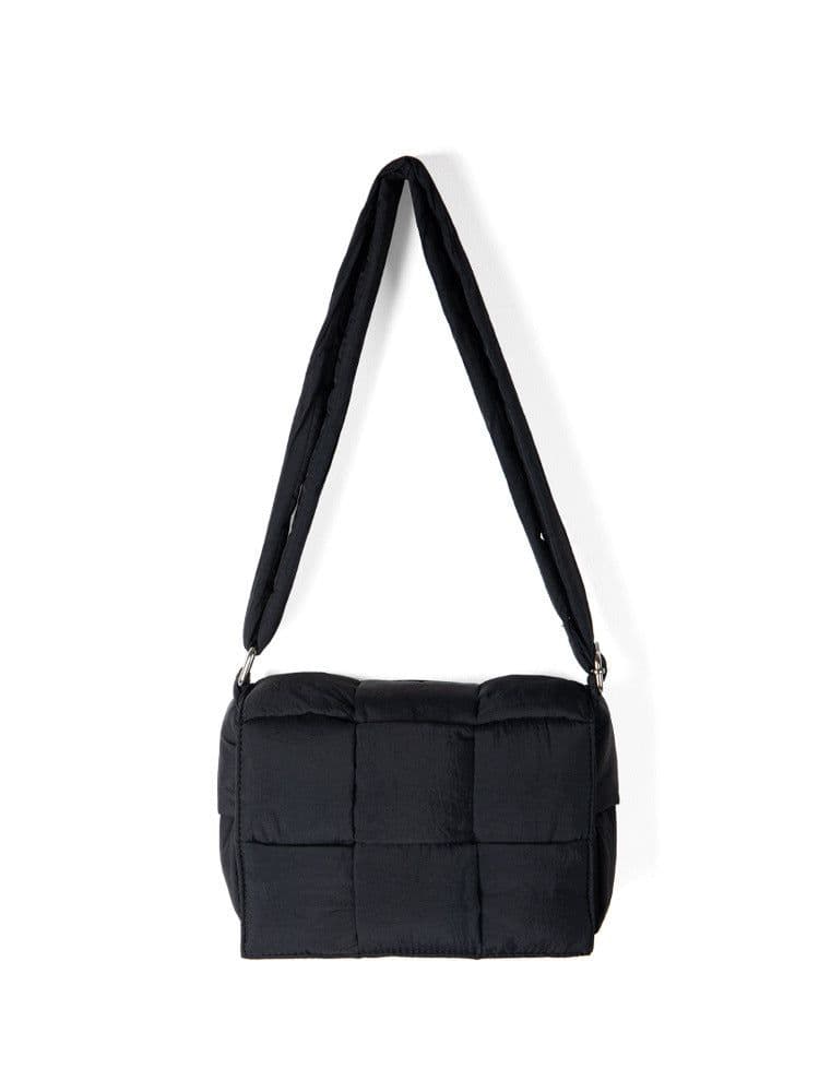 image-Women's Niche High-grade Woven Plaid Nylon Shoulder Bag