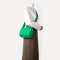 image-Women's Niche High-grade Woven Plaid Nylon Shoulder Bag