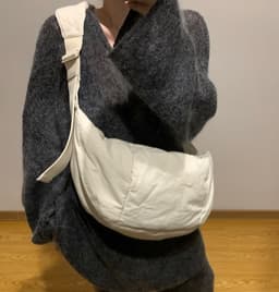 image-Special-interest Design Crescent-shaped Cotton And Linen Fluffy Filled Rice White Clouds Crossbody Handbag