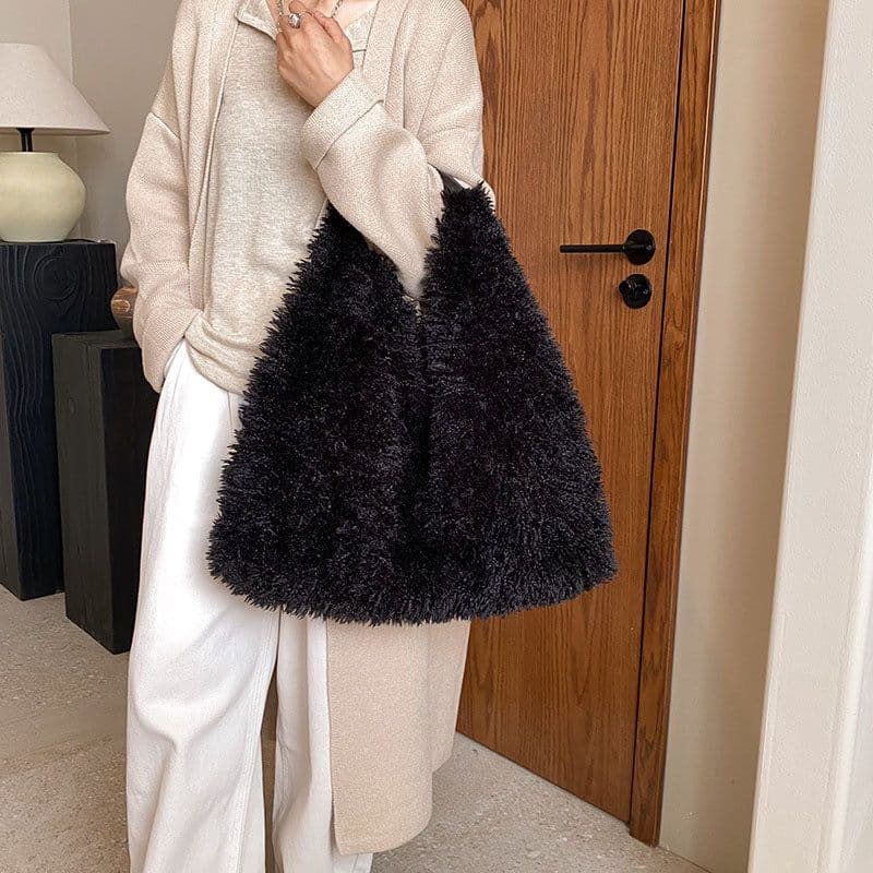 image-New Autumn And Ainter Plush Handbags Large-capacity Shoulder Armpit Bag Cute Fashion Luxury Designer Tote Bags For Women Trend