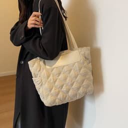 image-Rhombus Sewing Shoulder Bag Autumn And Winter Winter Luxury Women's Bag High Capacity Casual Commuting Personalized Handbags