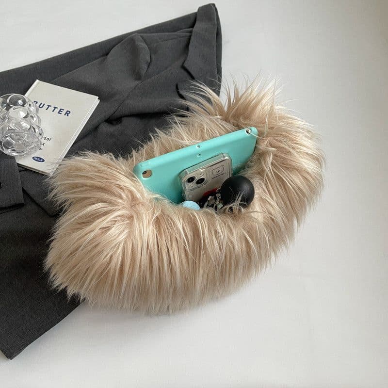 image-Plush Armpit Shoulder Bags Winter Large Capacity Personalized Heart Bag Women's Luxury Handbags High Quality Valentine's Day Gift