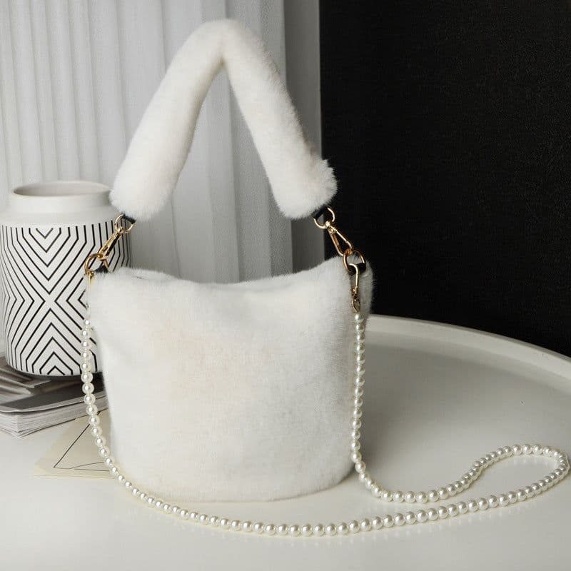 image-Checkerboard Plush Bucket Bag With Pearl Chain Design Winter Fashion Luxury Handbags For Women Personalized Shopping Shoulder Bags