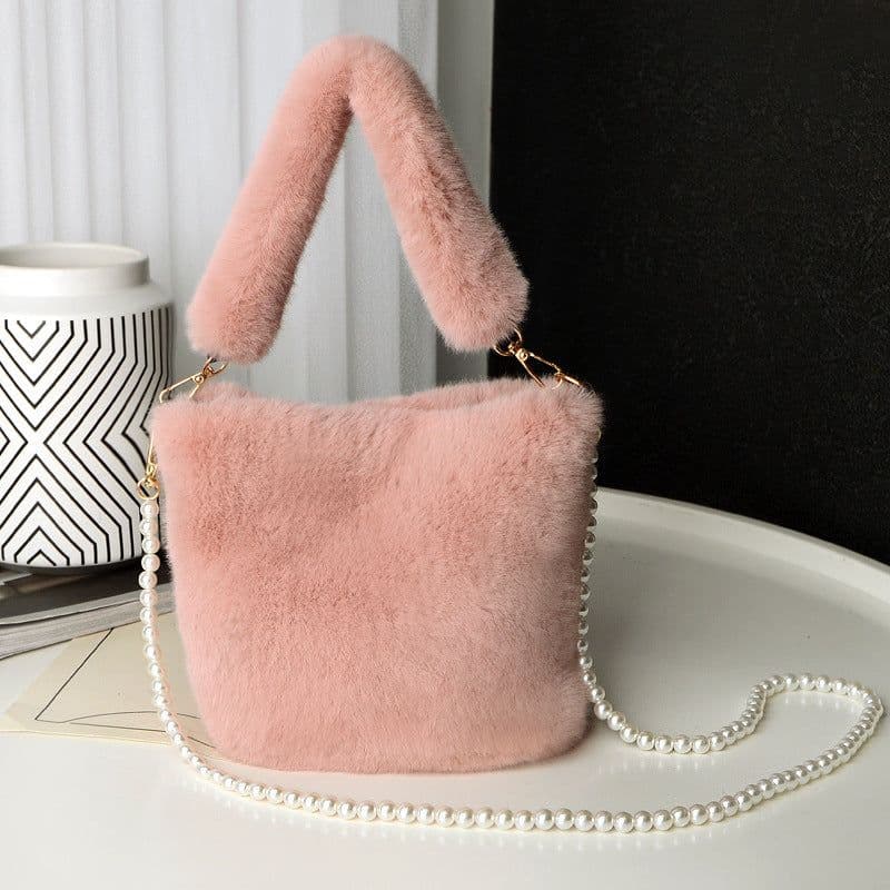 image-Checkerboard Plush Bucket Bag With Pearl Chain Design Winter Fashion Luxury Handbags For Women Personalized Shopping Shoulder Bags