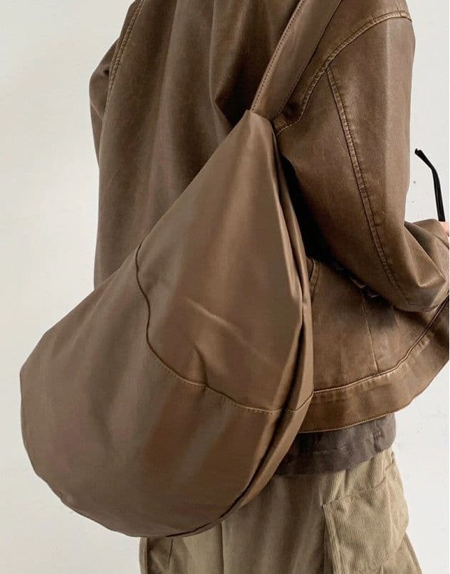image-Retro Coffee Color Crossbody Male And Female College Style Versatile One Shoulder Dumpling Backpack