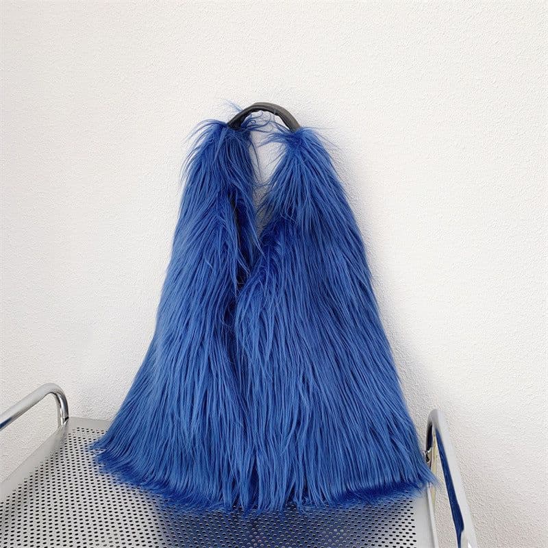 image-Water Wool One-shoulder Tote Plush Bag