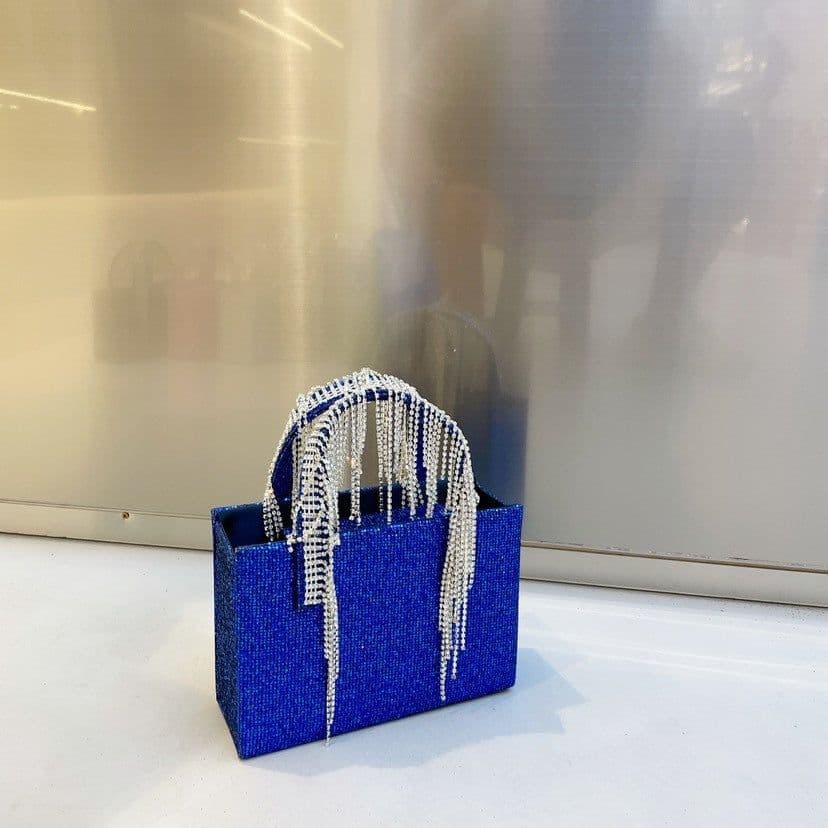 image-National Network Red Rhinestone Tassel Chain Small Square Bag Fashion Portable