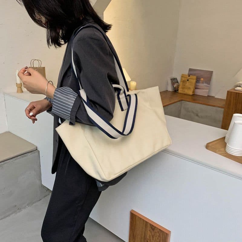 image-Waterproof Trendy Simple Fashion Large Capacity Portable Canvas Bag