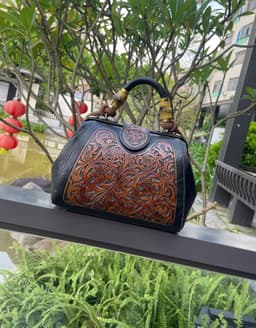 image-Women's Fashion Retro Clip Leather Carving Shoulder Messenger Bag