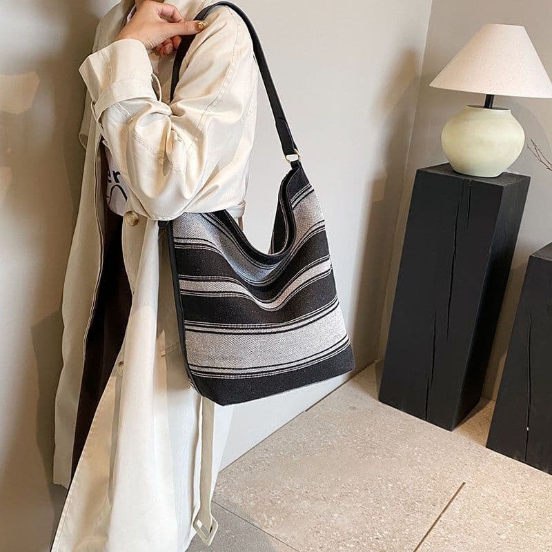 image-Artistic Striped Hand-carrying Bucket Bag For Women