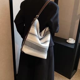 image-Artistic Striped Hand-carrying Bucket Bag For Women