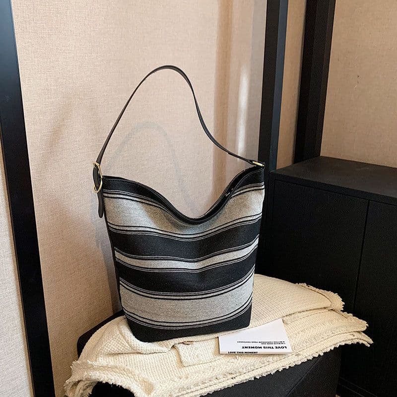 image-Artistic Striped Hand-carrying Bucket Bag For Women