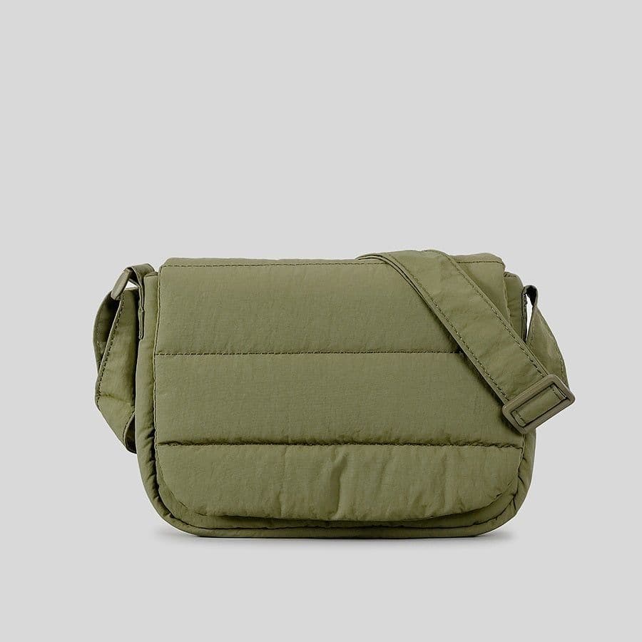 image-Simple And Lightweight Flap Special-interest Design Quilted Wide Shoulder Strap Crossbody Bag
