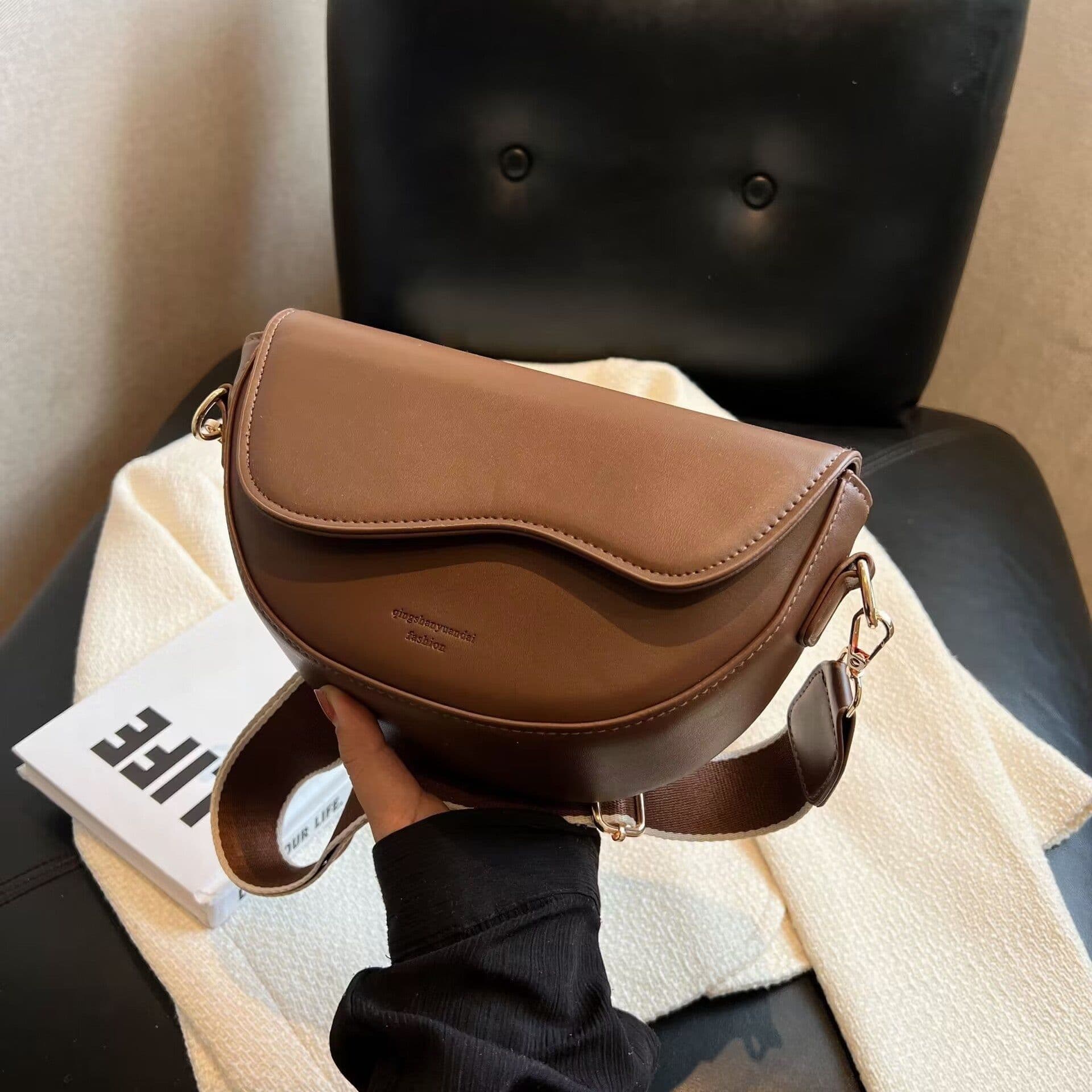 image-Women's Fashion Retro All-match Shoulder Messenger Bag