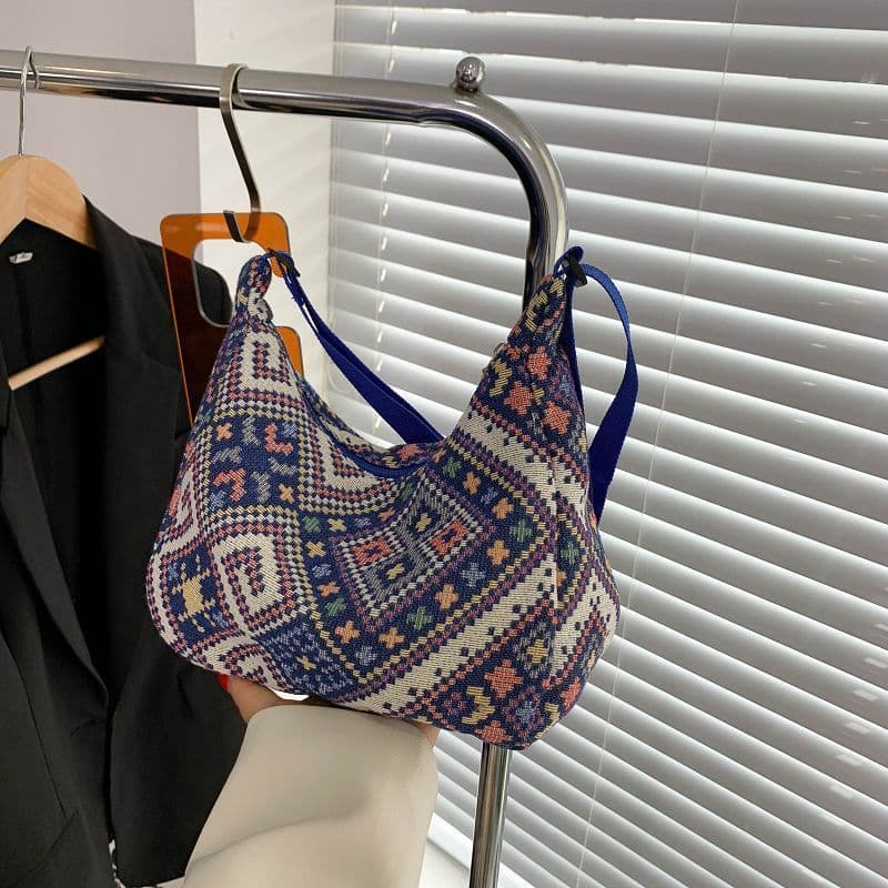 image-Large Capacity Canvas Bag New Fashion Commuter Women
